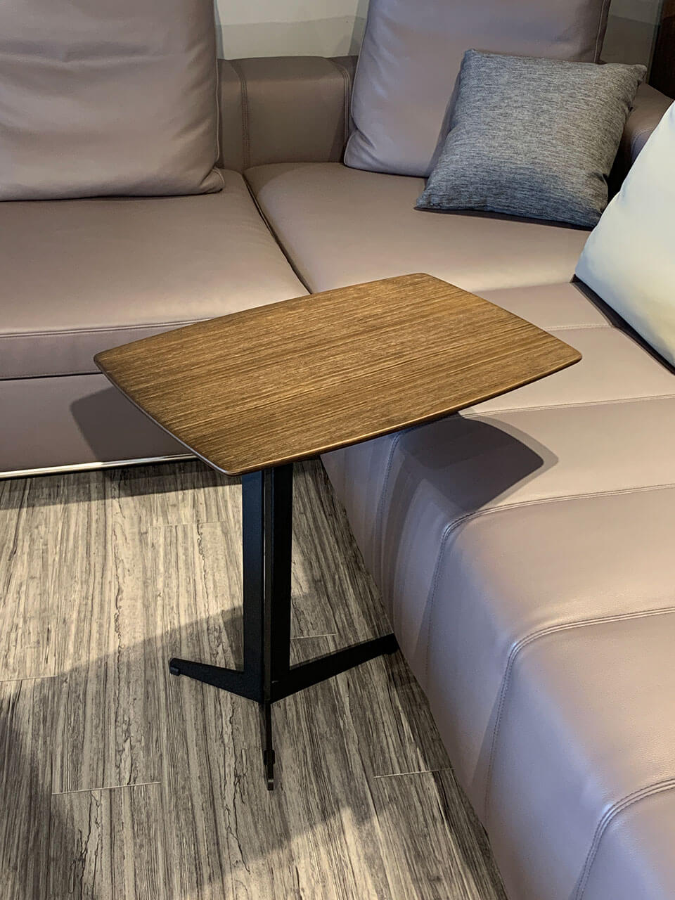 復刻沙發邊桌：推薦給在乎材質質量與獨特設計感的你